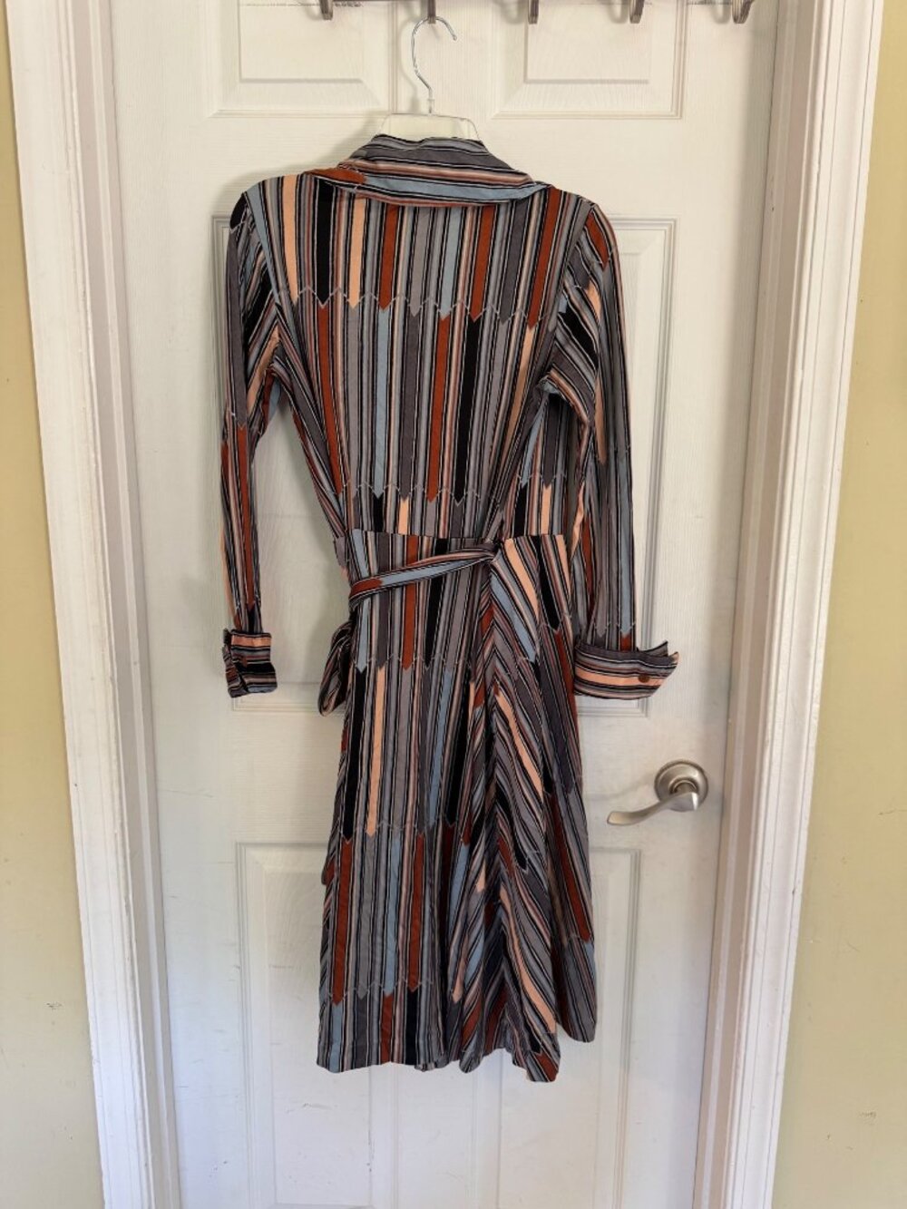 70s Vintage Striped Wrap Dress Cuffs Neutral Brown Blue Tan Stripes Stretchy 16 - Picture 6 of 11